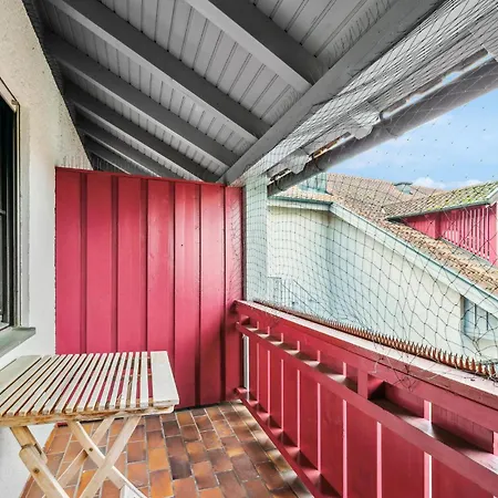 1 Bedroom Amazing In Lägenhet *